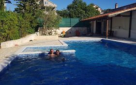 Villa Ivanka Murter Ap C Sa Grijanim Bazenom I Besplatnim Parkingom